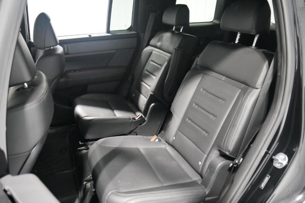 used 2024 Hyundai Santa Fe car, priced at $37,900