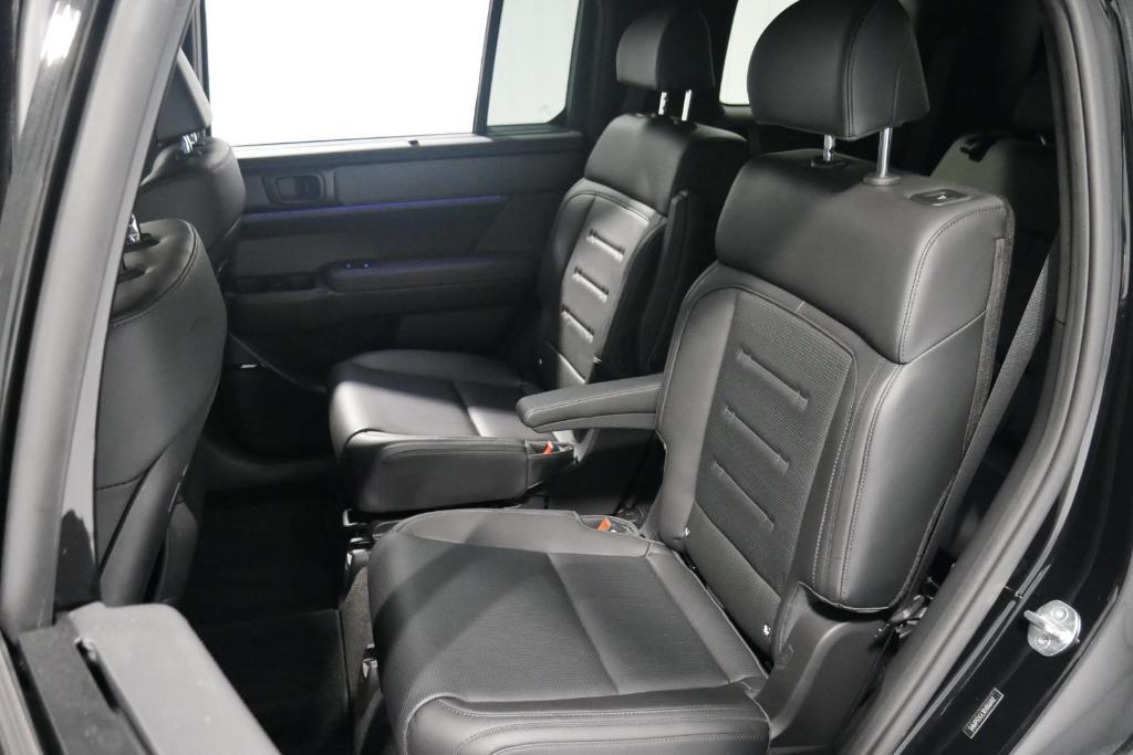 used 2024 Hyundai Santa Fe car, priced at $38,000