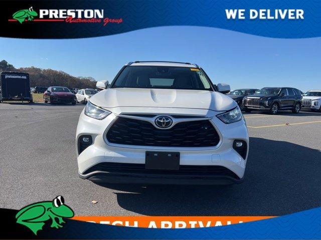 used 2020 Toyota Highlander car, priced at $28,354