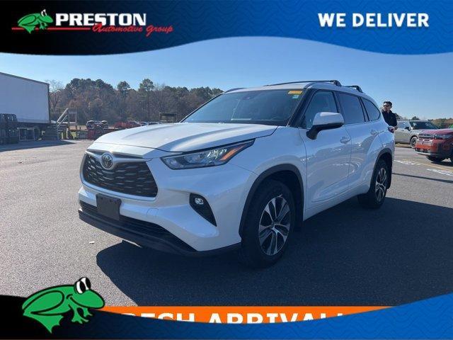 used 2020 Toyota Highlander car, priced at $28,354