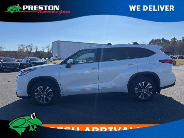 used 2020 Toyota Highlander car, priced at $28,354