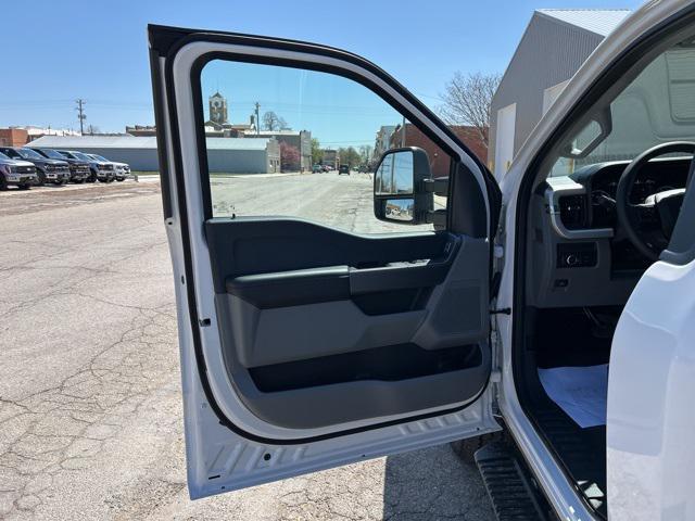 new 2025 Ford F-250 car, priced at $72,595