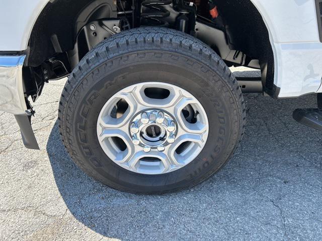 new 2025 Ford F-250 car, priced at $72,595