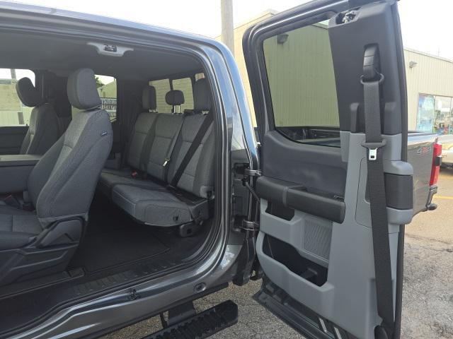 new 2025 Ford F-350 car