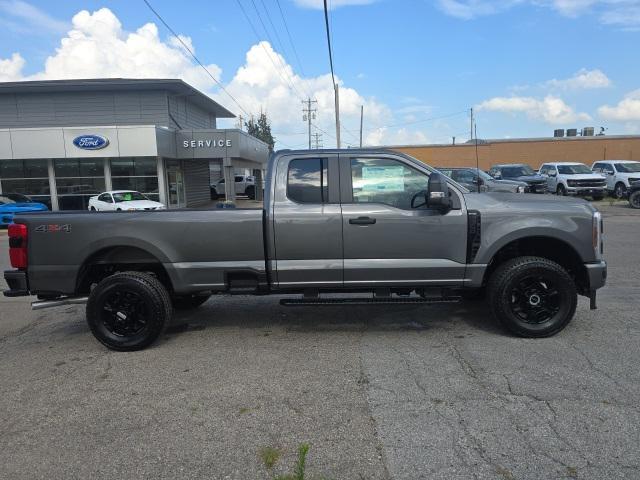 new 2025 Ford F-350 car