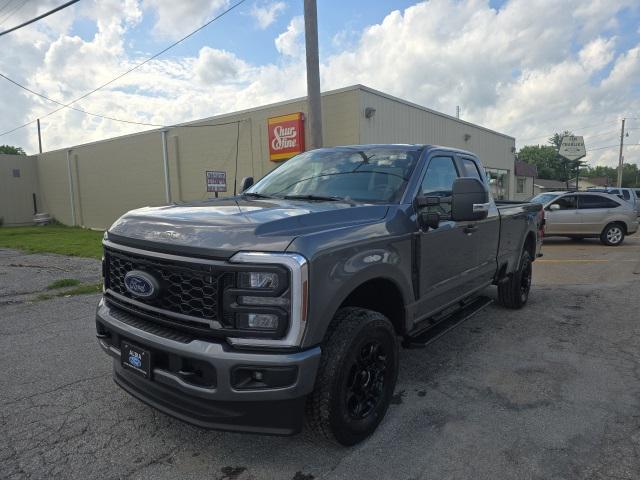 new 2025 Ford F-350 car