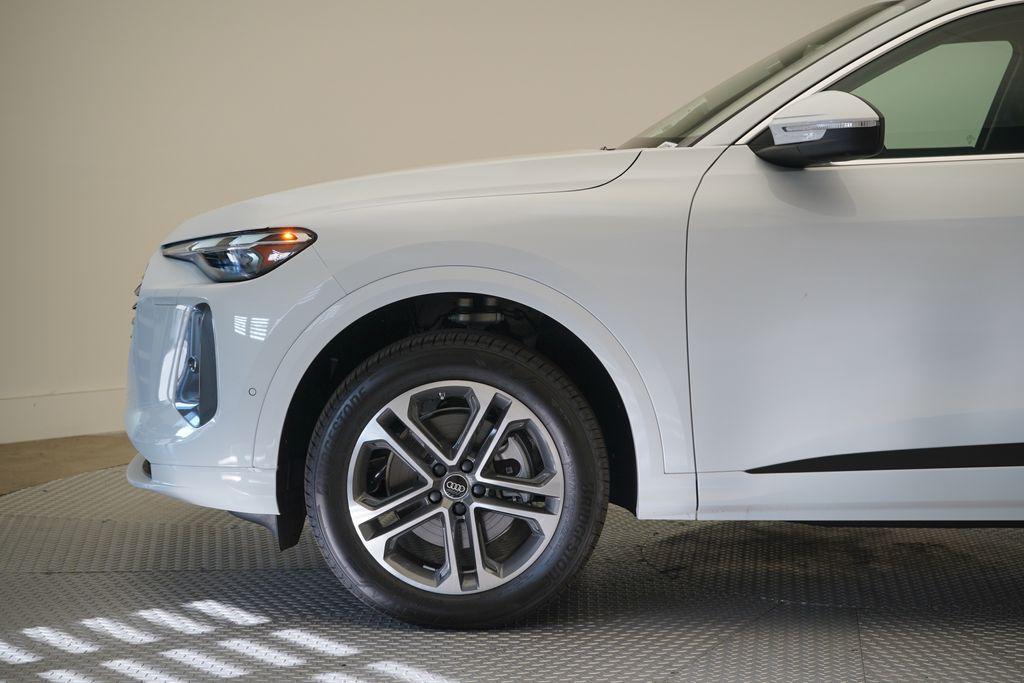 new 2025 Audi Q5 car, priced at $58,040