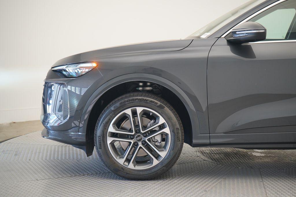 new 2025 Audi Q5 car, priced at $60,140