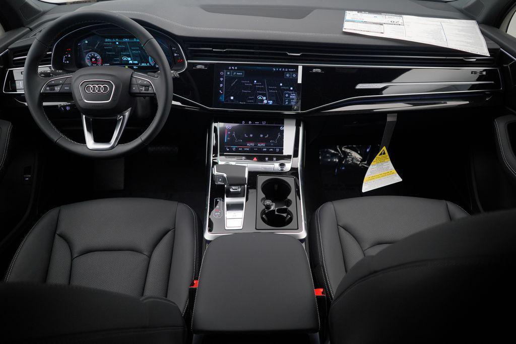 new 2025 Audi Q7 car, priced at $72,995
