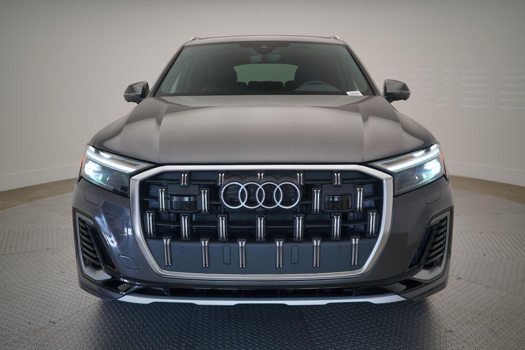 new 2025 Audi Q7 car, priced at $72,995