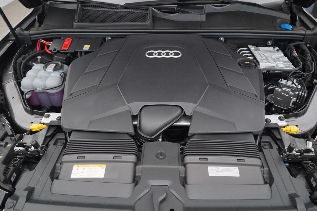 new 2025 Audi Q7 car, priced at $72,995