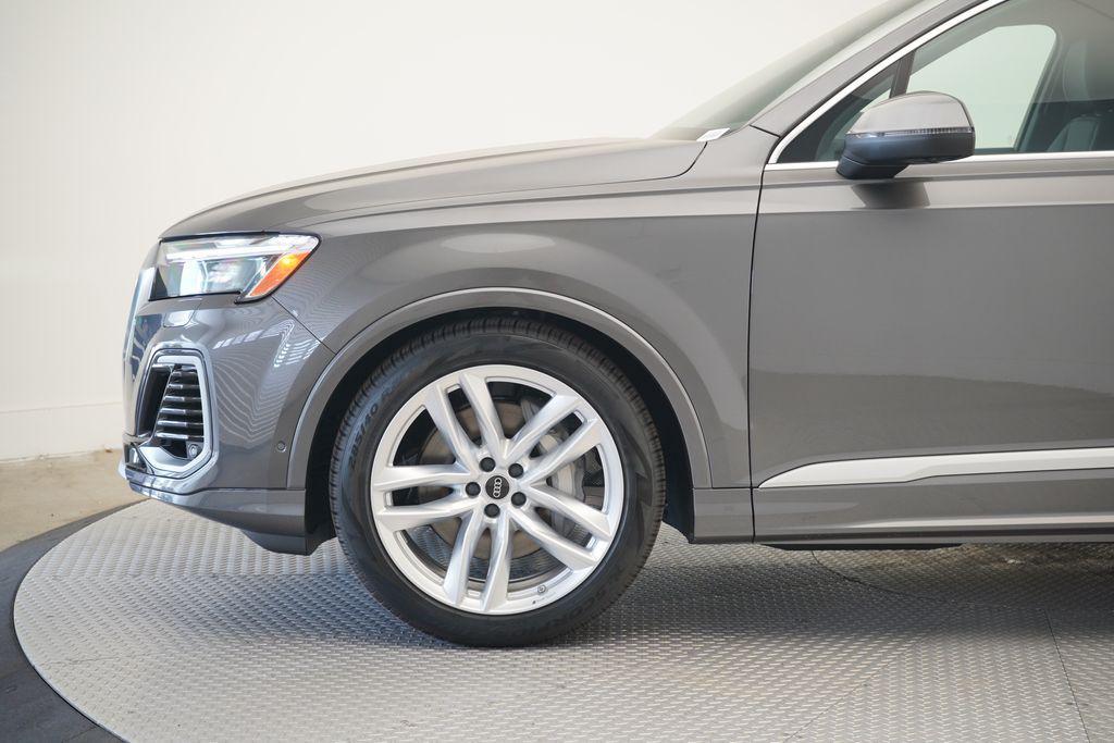 new 2025 Audi Q7 car, priced at $72,995