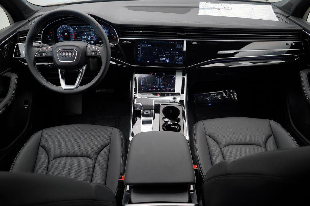 new 2025 Audi Q7 car, priced at $72,995