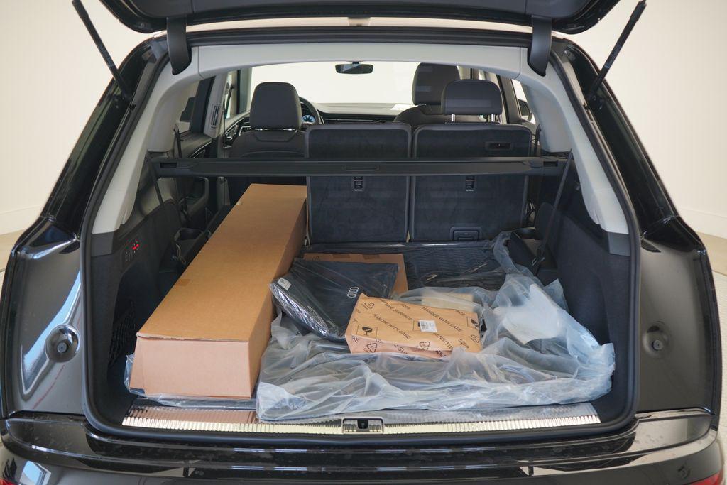 new 2025 Audi Q7 car, priced at $72,995