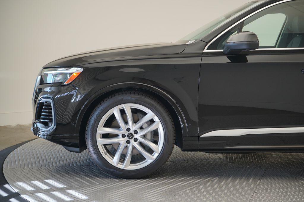 new 2025 Audi Q7 car, priced at $72,995