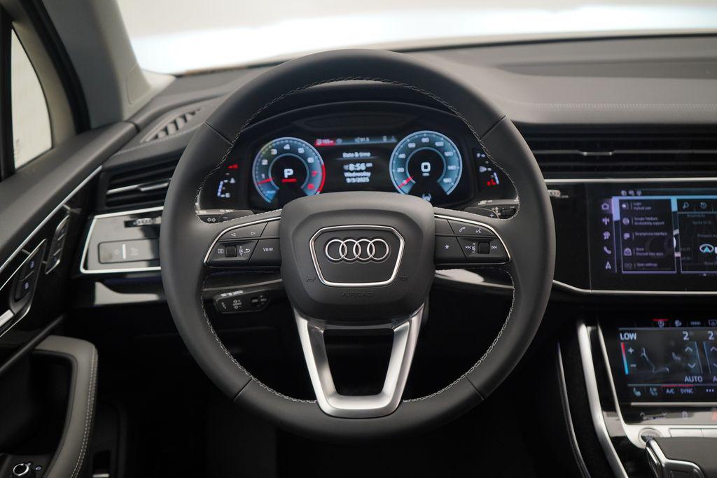 new 2025 Audi Q7 car, priced at $72,995