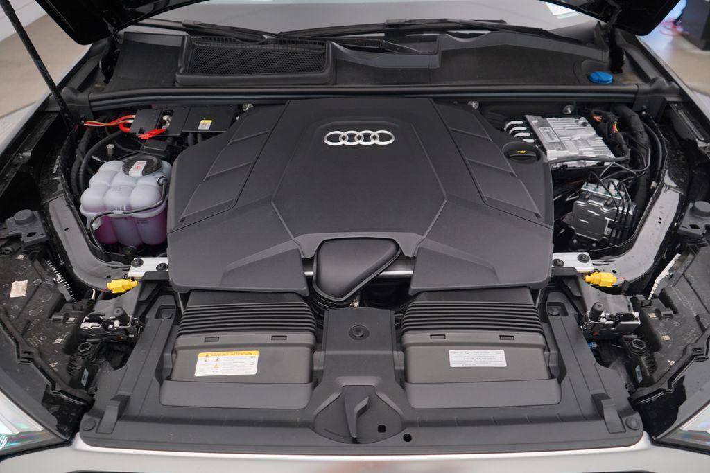 new 2025 Audi Q7 car, priced at $72,995