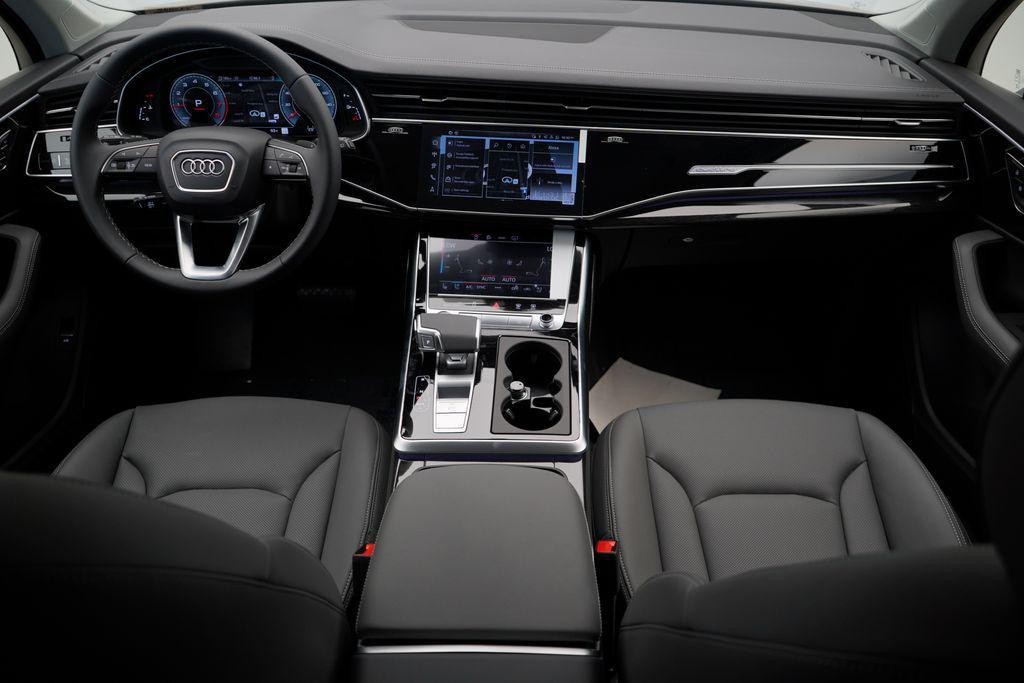 new 2025 Audi Q7 car, priced at $73,995