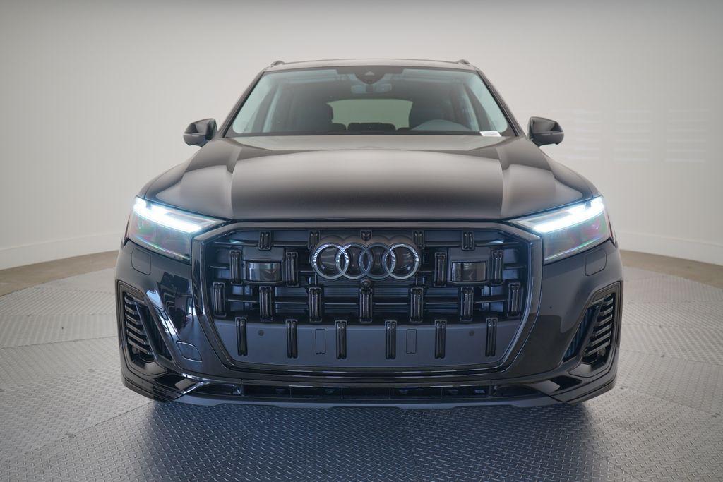 new 2025 Audi Q7 car, priced at $73,995