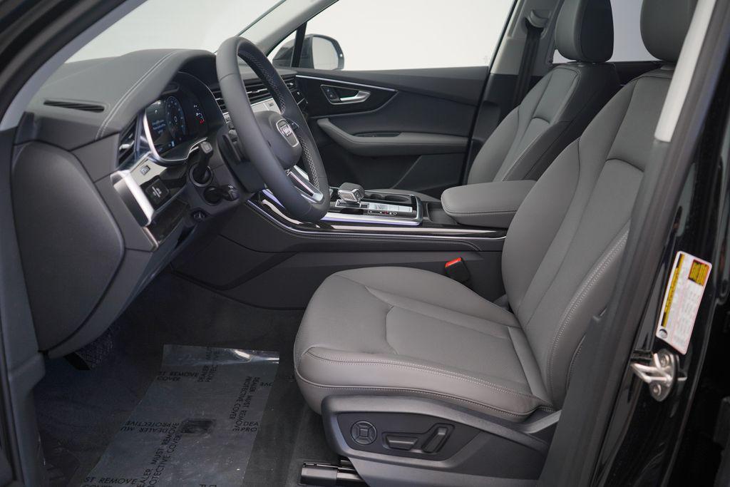 new 2025 Audi Q7 car, priced at $73,995