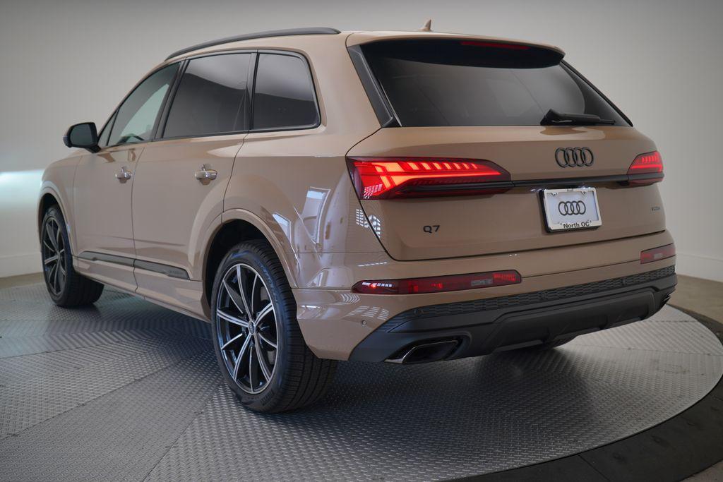 new 2025 Audi Q7 car, priced at $67,995