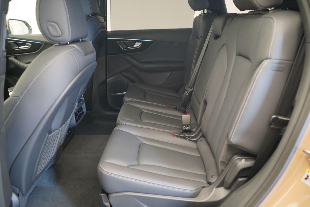 new 2025 Audi Q7 car, priced at $67,995