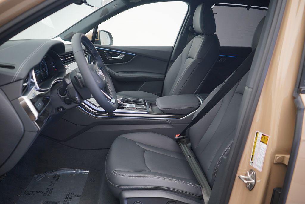new 2025 Audi Q7 car, priced at $67,995