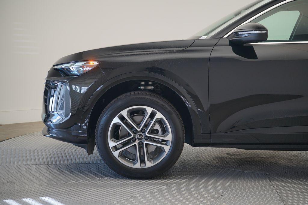 new 2025 Audi Q5 car, priced at $57,950