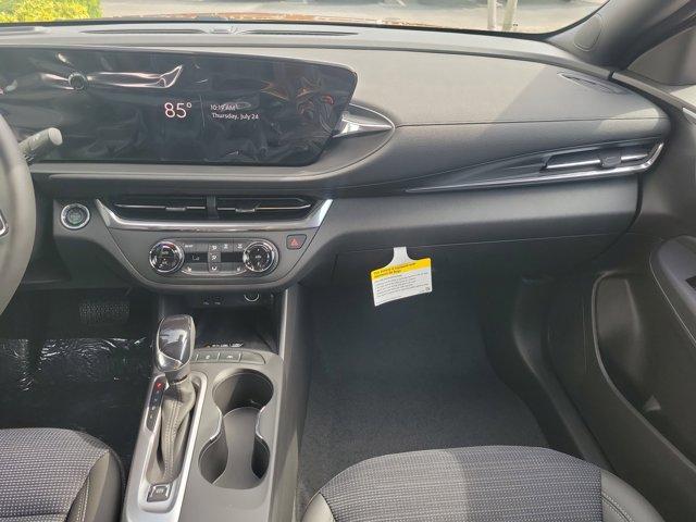 new 2025 Buick Envista car, priced at $27,280
