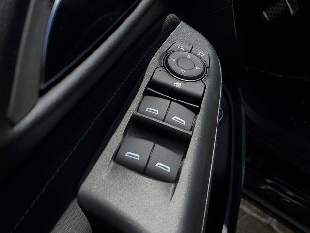 new 2025 Buick Envista car, priced at $30,690