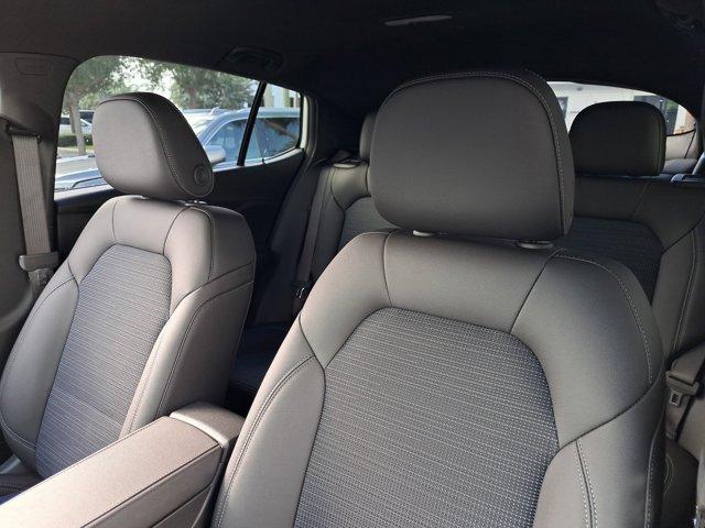 new 2025 Buick Envista car, priced at $25,195