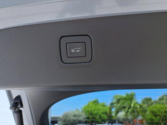 new 2025 Buick Envista car, priced at $27,280