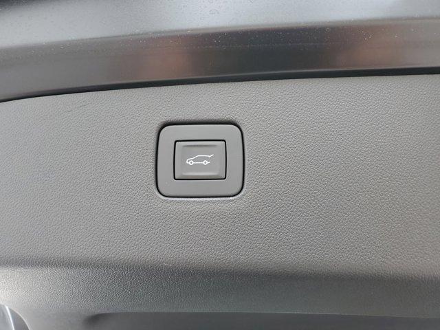 new 2025 Buick Envista car, priced at $27,180