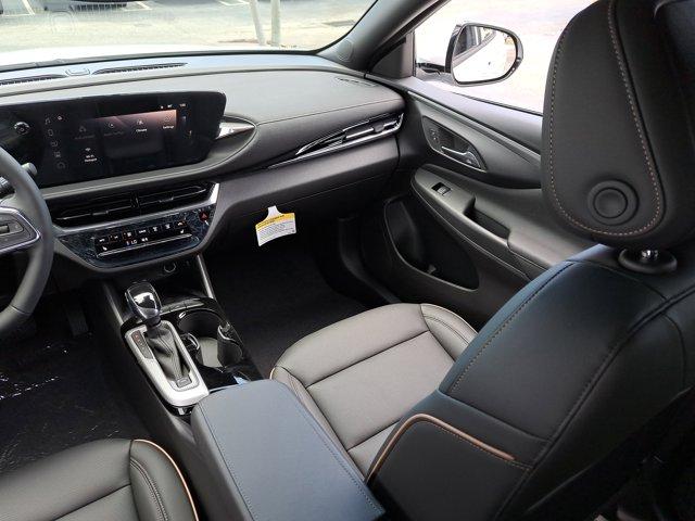 new 2025 Buick Envista car, priced at $32,185