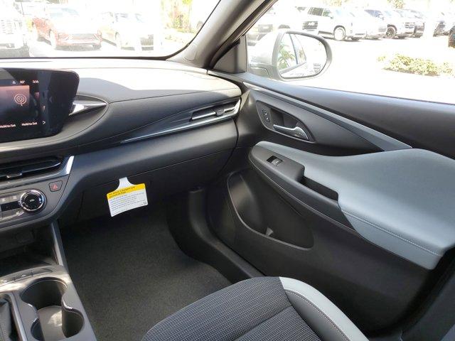 new 2025 Buick Envista car, priced at $27,180