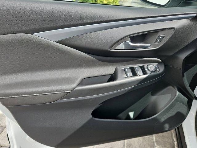 new 2025 Buick Envista car, priced at $25,195