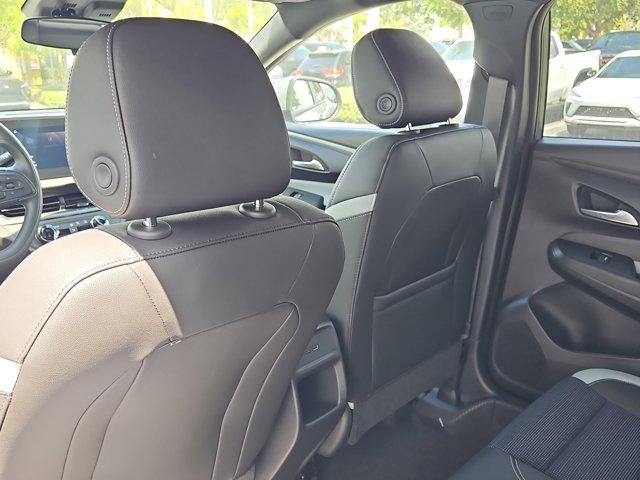 new 2025 Buick Envista car, priced at $25,690