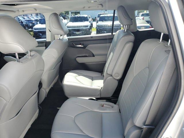 used 2021 Toyota Highlander car, priced at $29,953