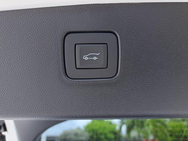 new 2025 Buick Envista car, priced at $32,484