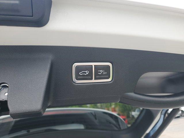 used 2024 Kia Sorento car, priced at $35,637