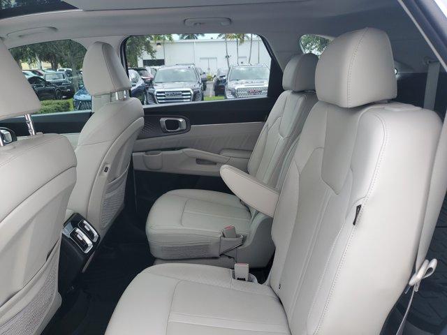 used 2024 Kia Sorento car, priced at $35,637