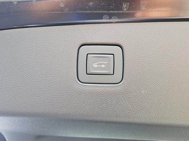 new 2025 Buick Envista car, priced at $27,280
