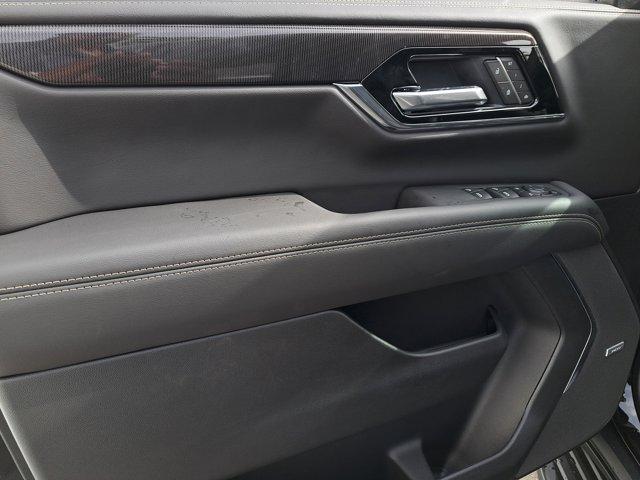 new 2025 GMC Yukon XL car, priced at $75,305