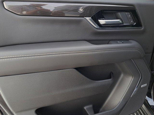 new 2025 GMC Yukon XL car, priced at $75,305
