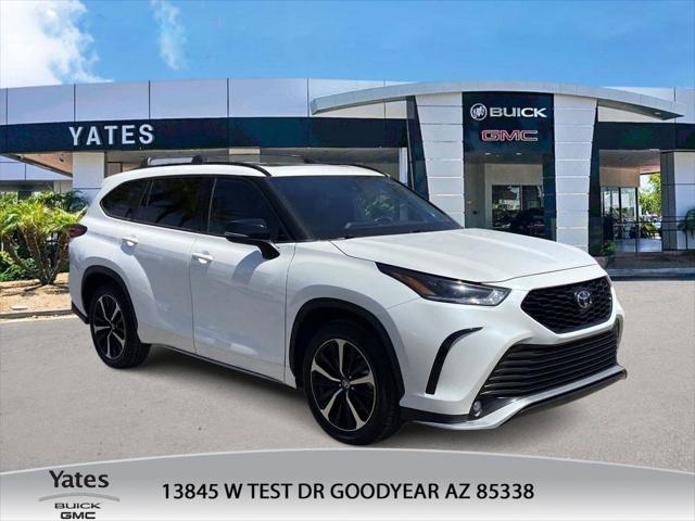 used 2021 Toyota Highlander car, priced at $34,396