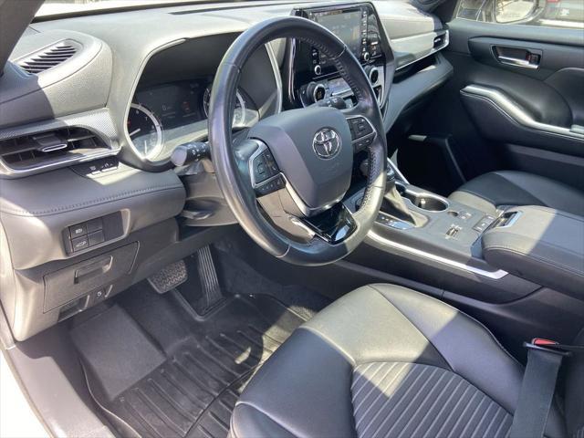 used 2021 Toyota Highlander car, priced at $34,396