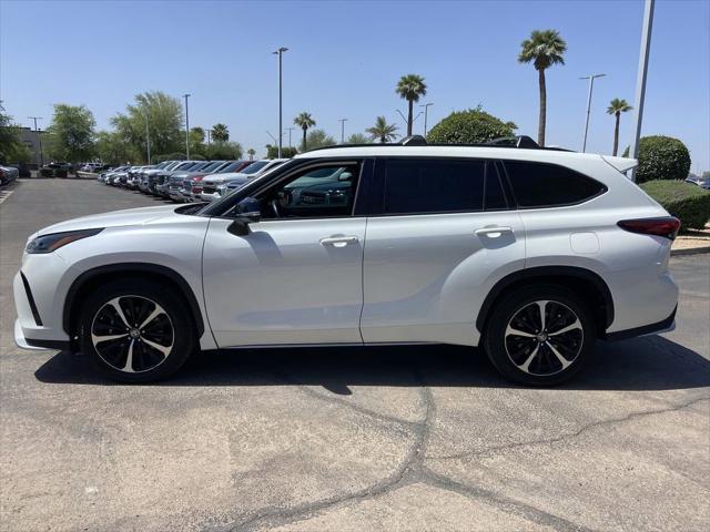 used 2021 Toyota Highlander car, priced at $34,396