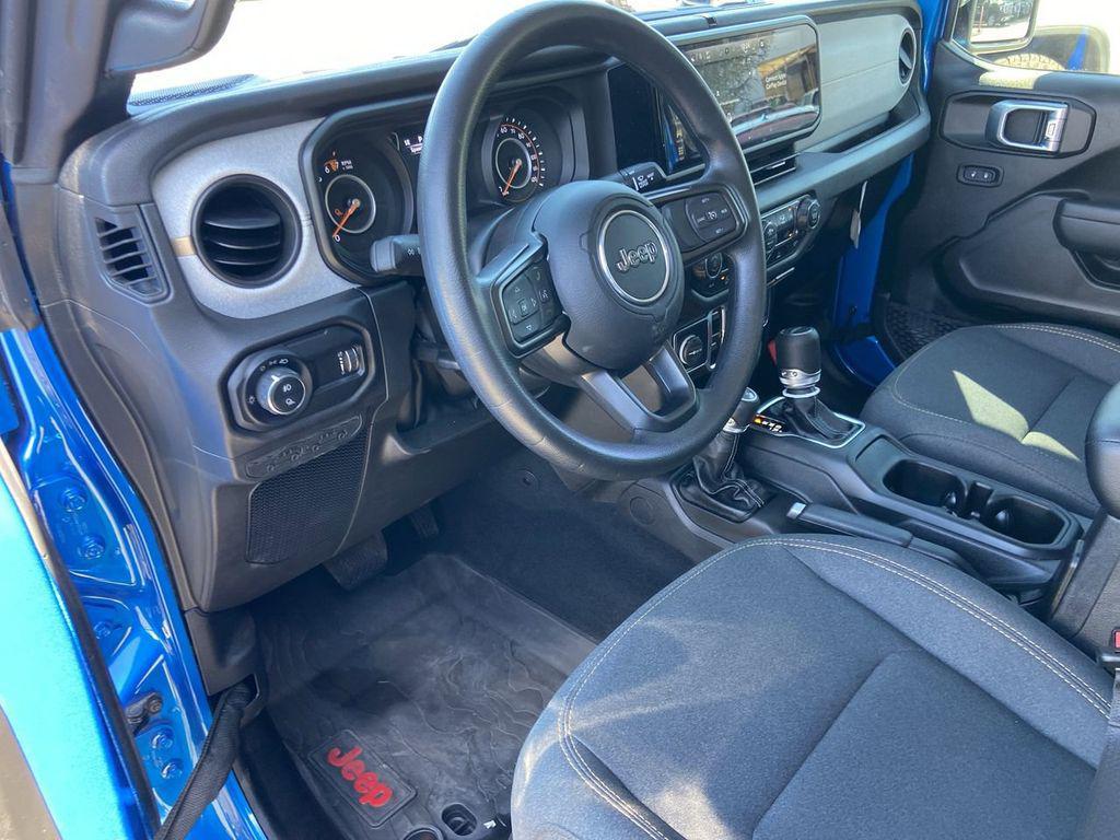 used 2025 Jeep Gladiator car, priced at $38,200