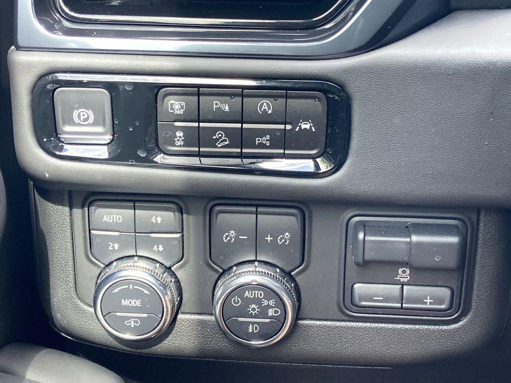 used 2025 GMC Yukon car, priced at $96,500
