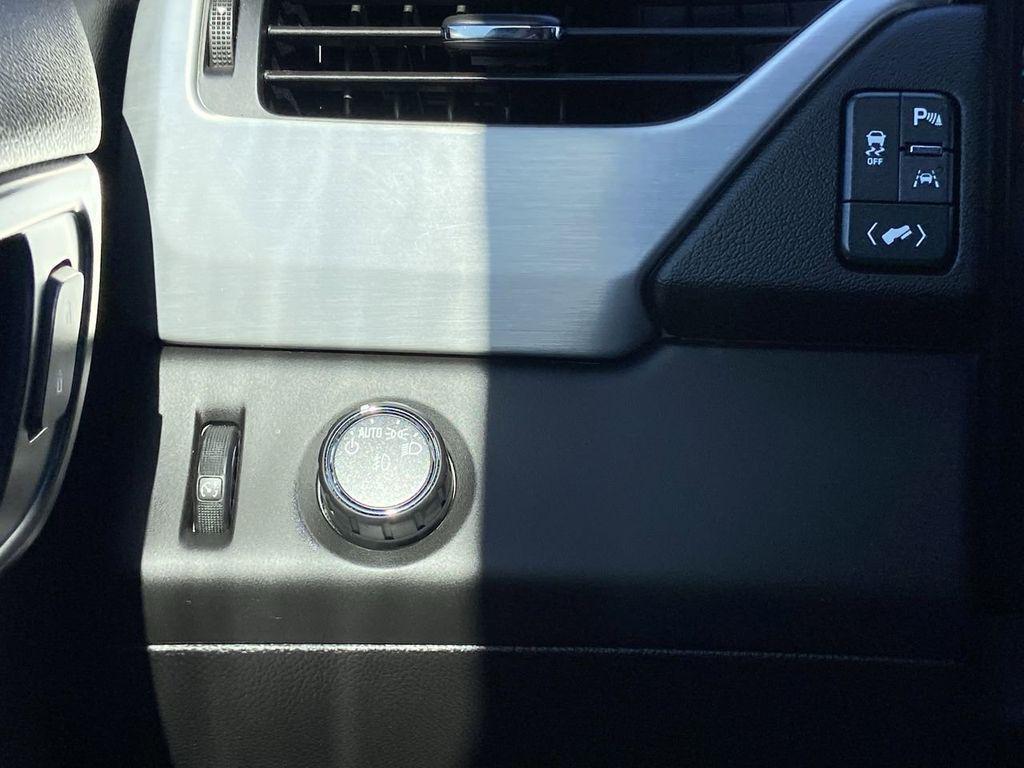 used 2018 GMC Yukon XL car, priced at $11,995